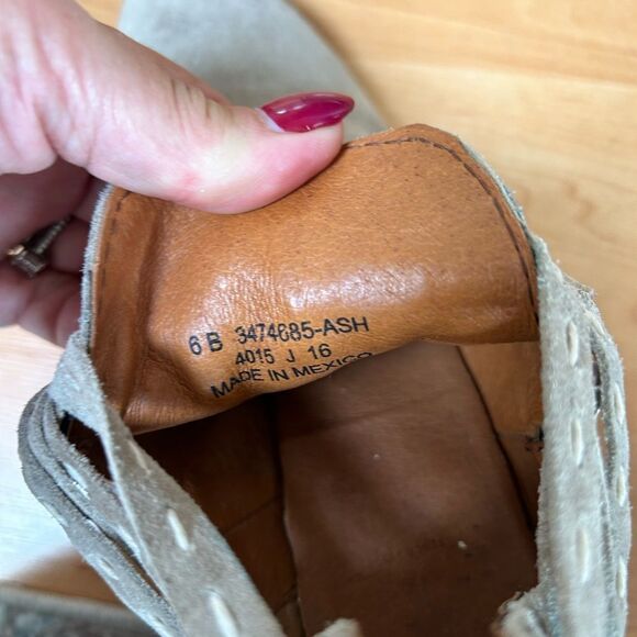 FRYE Women's Naomi Pickstitch Shootie Ankle Boot Ash Grey Suede Size 6 GUC - Picture 9 of 11